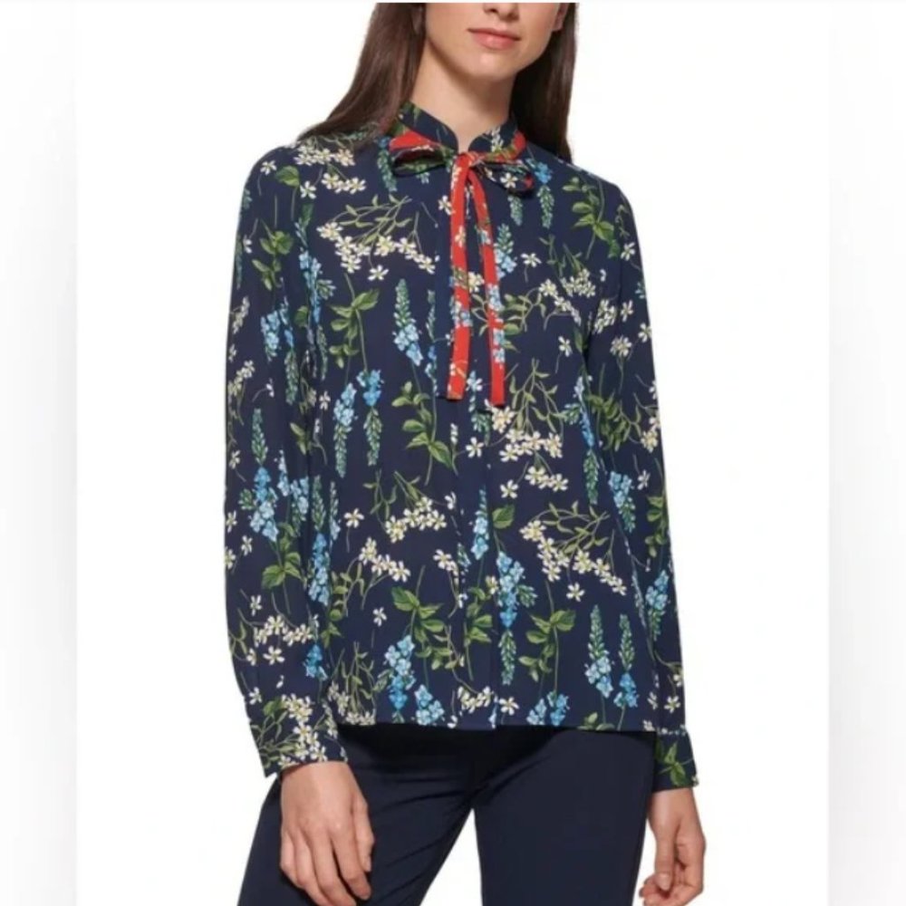 Brand New Beautiful Tommy Hilfiger Floral Pull-On Blouse Shirt